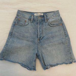 Aritzia Denim Forum Yoko Mid Thigh Shorts size 23